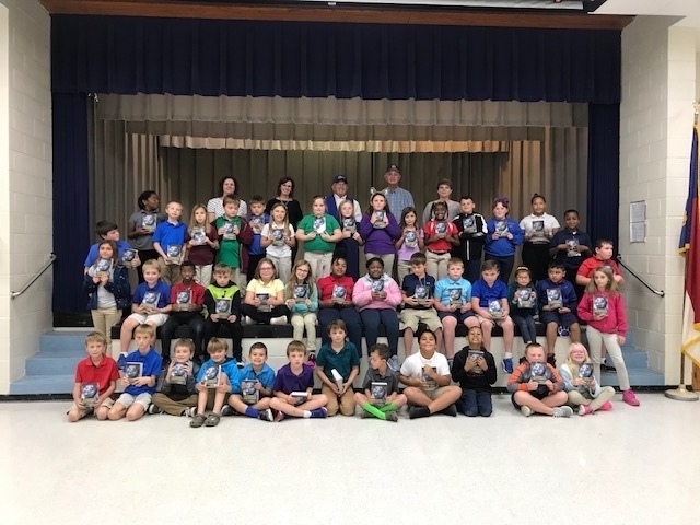 Bear Grass Ruritans donate dictionaries!